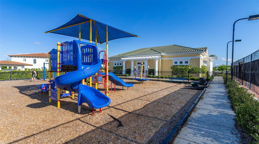 Davenport, Florida 33837, 4 Bedroom Bedrooms, ,3 Bathroombathrooms,Residential,For Sale,Preston,0,Mfrs5157486