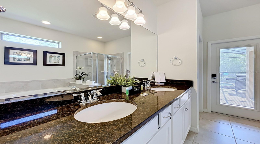 Kissimmee, Florida 34747, 8 Bedroom Bedrooms, ,6 Bathroombathrooms,Residential,For Sale,Qin,0,Mfro6443266