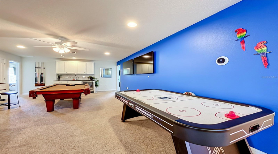 Kissimmee, Florida 34747, 8 Bedroom Bedrooms, ,6 Bathroombathrooms,Residential,For Sale,Qin,0,Mfro6443266