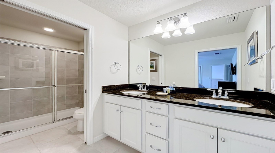 Kissimmee, Florida 34747, 8 Bedroom Bedrooms, ,6 Bathroombathrooms,Residential,For Sale,Qin,0,Mfro6443266