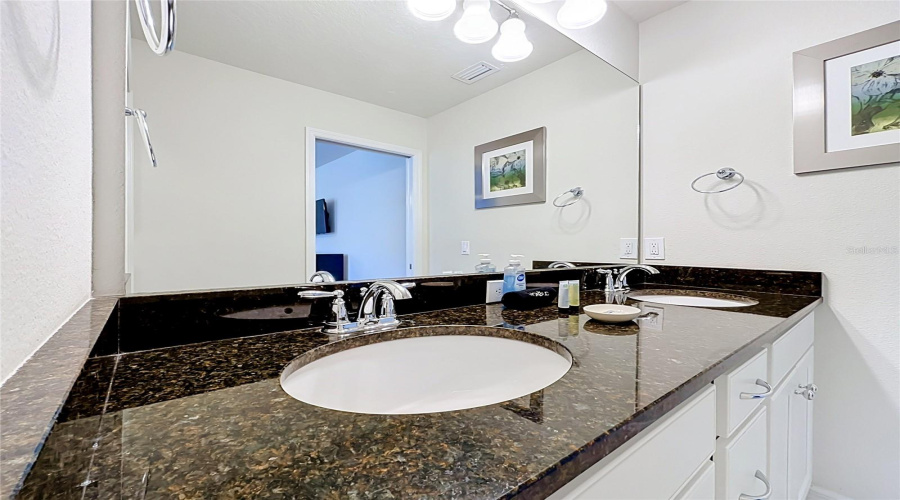 Kissimmee, Florida 34747, 8 Bedroom Bedrooms, ,6 Bathroombathrooms,Residential,For Sale,Qin,0,Mfro6443266
