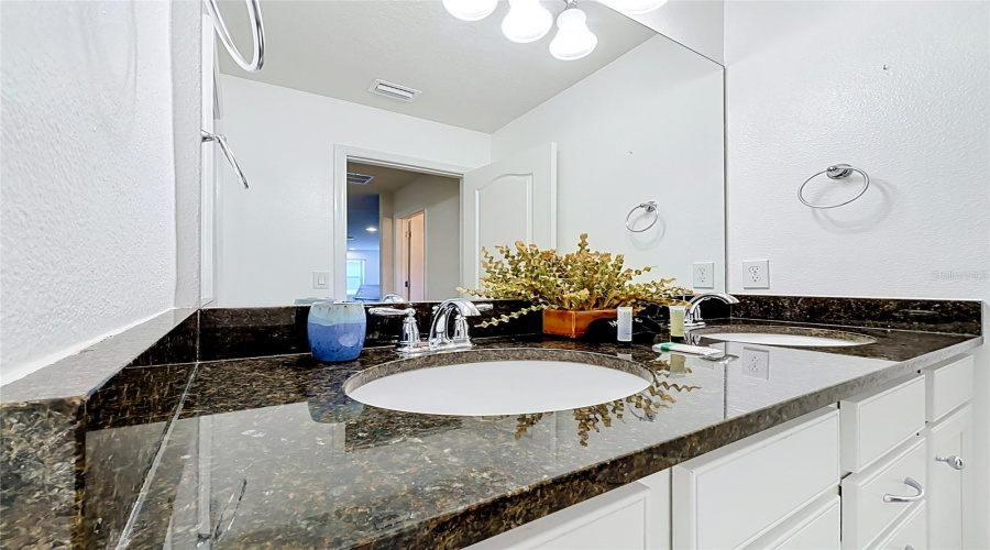 Kissimmee, Florida 34747, 8 Bedroom Bedrooms, ,6 Bathroombathrooms,Residential,For Sale,Qin,0,Mfro6443266