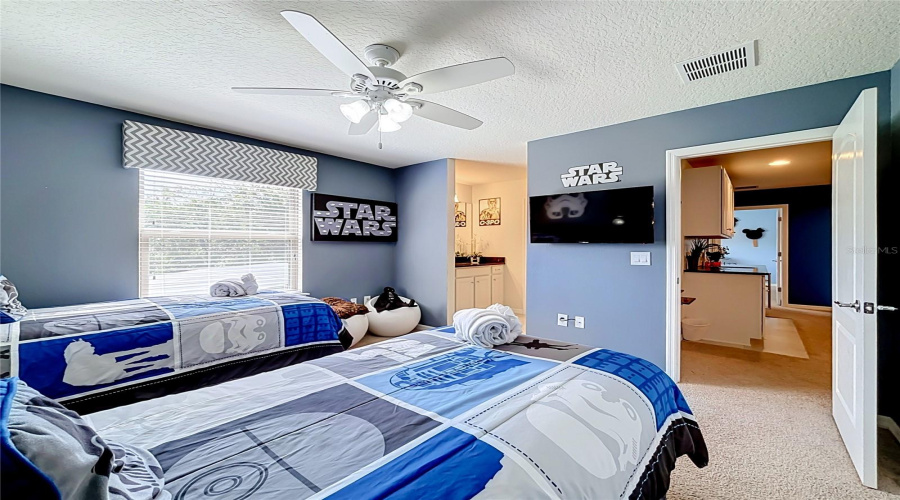 Kissimmee, Florida 34747, 8 Bedroom Bedrooms, ,6 Bathroombathrooms,Residential,For Sale,Qin,0,Mfro6443266
