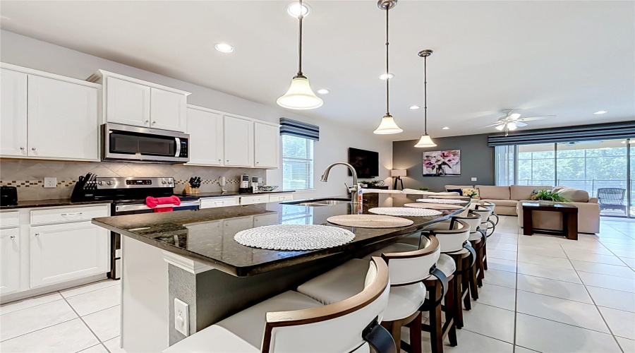 Kissimmee, Florida 34747, 8 Bedroom Bedrooms, ,6 Bathroombathrooms,Residential,For Sale,Qin,0,Mfro6443266