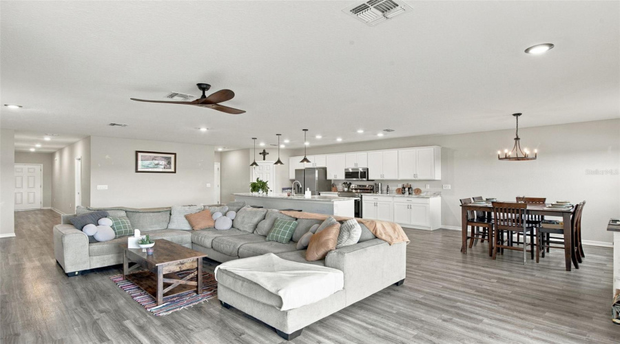 Davenport, Florida 33837, 5 Bedroom Bedrooms, ,3 Bathroombathrooms,Residential,For Sale,Mountain Flower,0,Mfro6443456