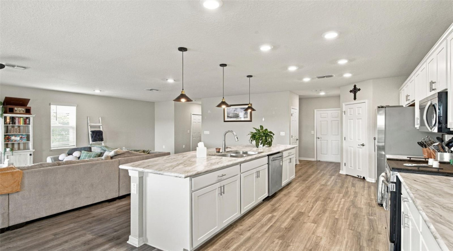 Davenport, Florida 33837, 5 Bedroom Bedrooms, ,3 Bathroombathrooms,Residential,For Sale,Mountain Flower,0,Mfro6443456