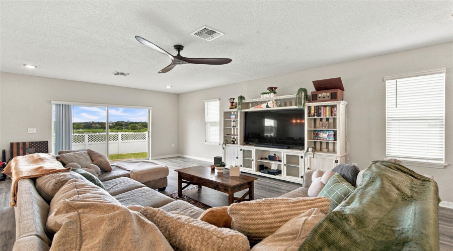 Davenport, Florida 33837, 5 Bedroom Bedrooms, ,3 Bathroombathrooms,Residential,For Sale,Mountain Flower,0,Mfro6443456