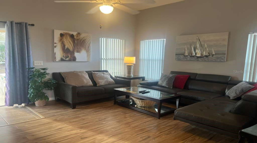 Davenport, Florida 33897, 5 Bedroom Bedrooms, ,4 Bathroombathrooms,Residential,For Sale,Castlemain,0,Mfro6389124