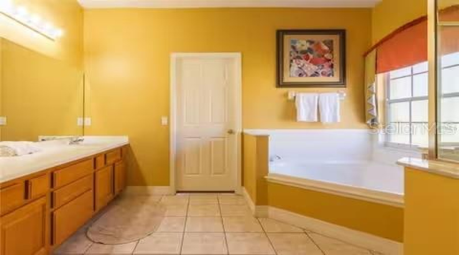 Kissimmee, Florida 34747, 8 Bedroom Bedrooms, ,7 Bathroombathrooms,Residential,For Sale,Formosa,0,Mfro6443432