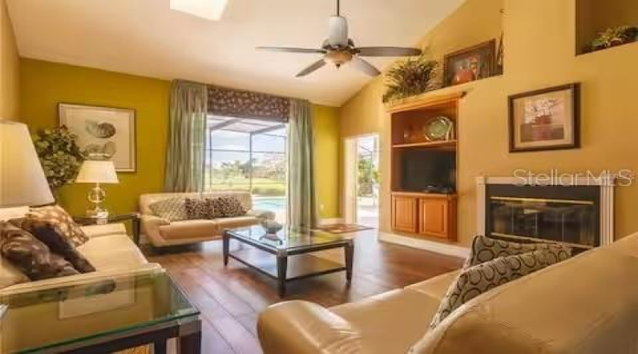Kissimmee, Florida 34747, 8 Bedroom Bedrooms, ,7 Bathroombathrooms,Residential,For Sale,Formosa,0,Mfro6443432