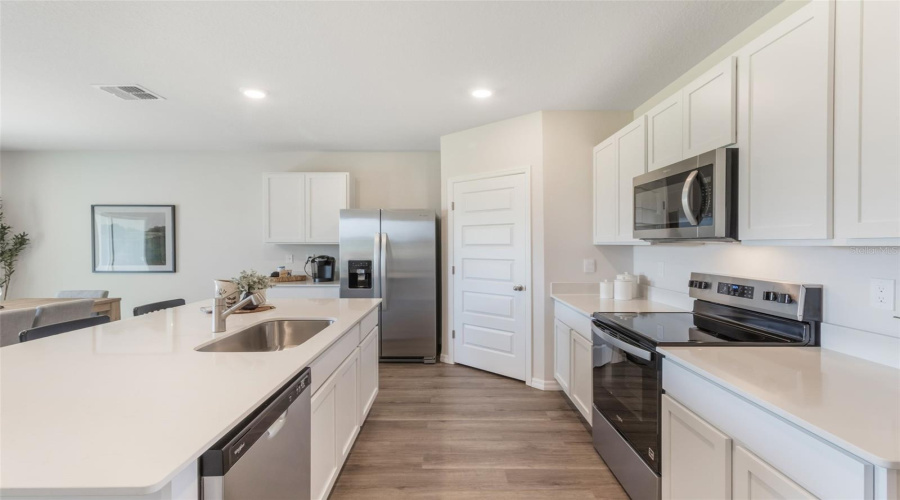 Davenport, Florida 33837, 4 Bedroom Bedrooms, ,2 Bathroombathrooms,Residential,For Sale,Mountain,0,Mfro6443836