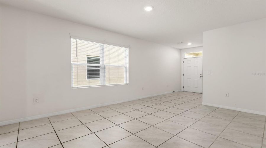 Davenport, Florida 33837, 3 Bedroom Bedrooms, ,2 Bathroombathrooms,Residential,For Sale,Gina,0,Mfrs5153928