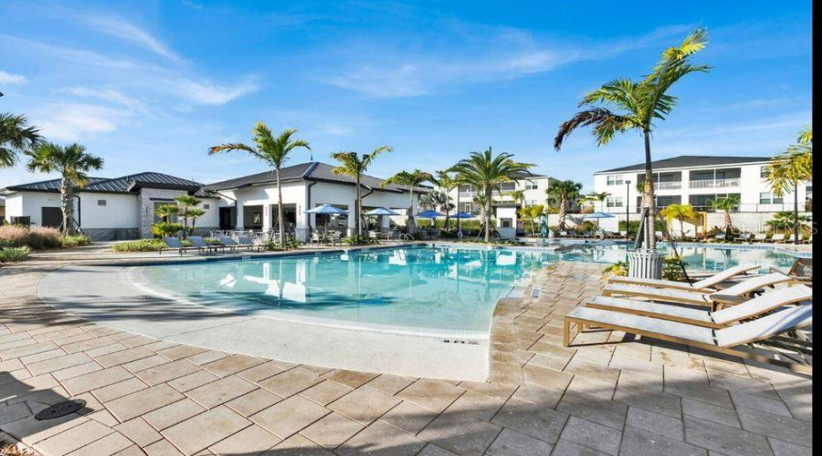 Davenport, Florida 33896, 9 Bedroom Bedrooms, ,5 Bathroombathrooms,Residential,For Sale,Rolling Fairway,0,Mfro6443746