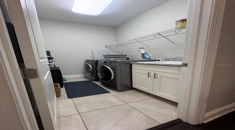 Orlando, Florida 32836, 4 Bedroom Bedrooms, ,3 Bathroombathrooms,Residential,For Sale,Angel Oak,0,Mfro6442256