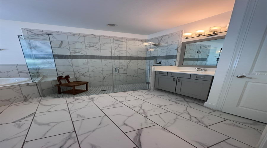 Orlando, Florida 32836, 4 Bedroom Bedrooms, ,3 Bathroombathrooms,Residential,For Sale,Angel Oak,0,Mfro6442256
