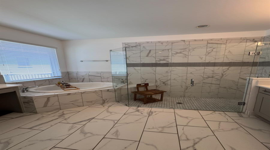 Orlando, Florida 32836, 4 Bedroom Bedrooms, ,3 Bathroombathrooms,Residential,For Sale,Angel Oak,0,Mfro6442256