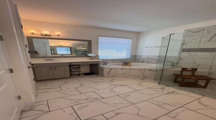 Orlando, Florida 32836, 4 Bedroom Bedrooms, ,3 Bathroombathrooms,Residential,For Sale,Angel Oak,0,Mfro6442256