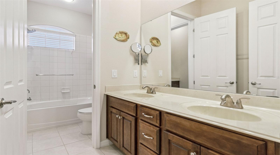 Davenport, Florida 33837, 5 Bedroom Bedrooms, ,4 Bathroombathrooms,Residential,For Sale,Smithfield,0,Mfrs5157380