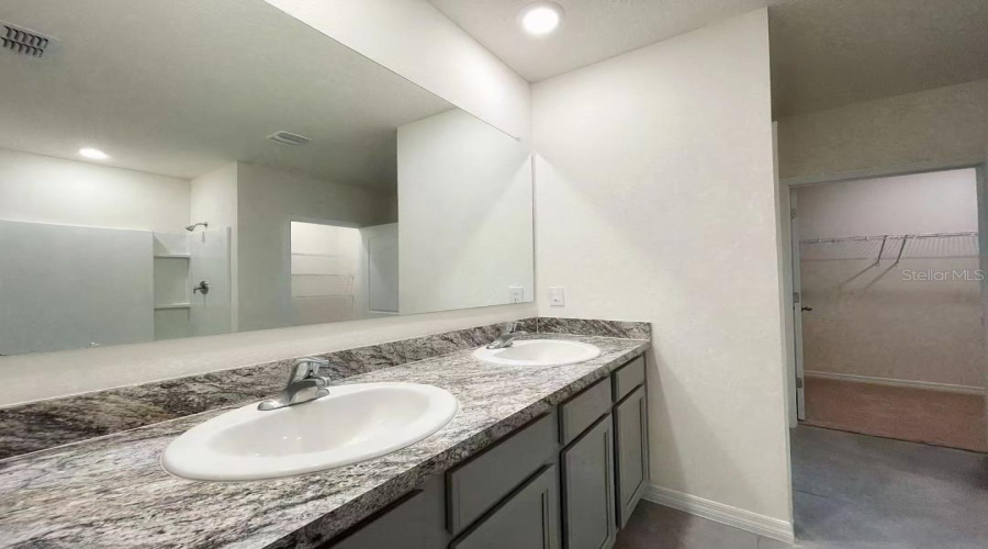 Davenport, Florida 33837, 4 Bedroom Bedrooms, ,2 Bathroombathrooms,Residential,For Sale,Gina,0,Mfro6443345