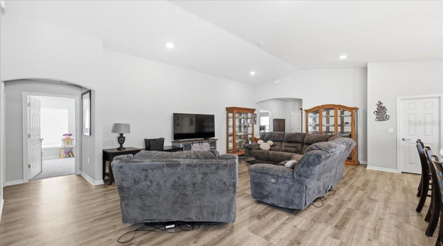 Davenport, Florida 33837, 4 Bedroom Bedrooms, ,2 Bathroombathrooms,Residential,For Sale,Matterhorn,0,Mfro6443526