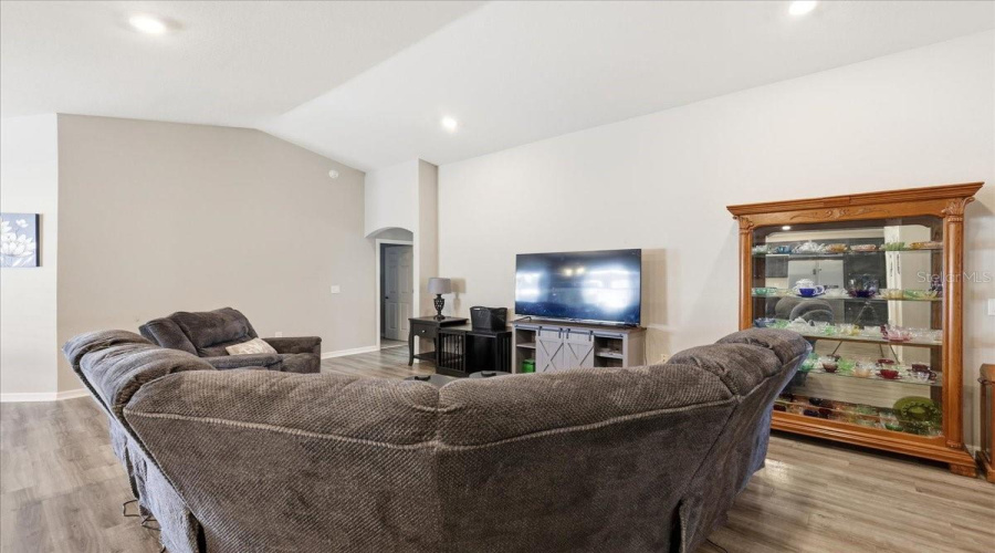 Davenport, Florida 33837, 4 Bedroom Bedrooms, ,2 Bathroombathrooms,Residential,For Sale,Matterhorn,0,Mfro6443526