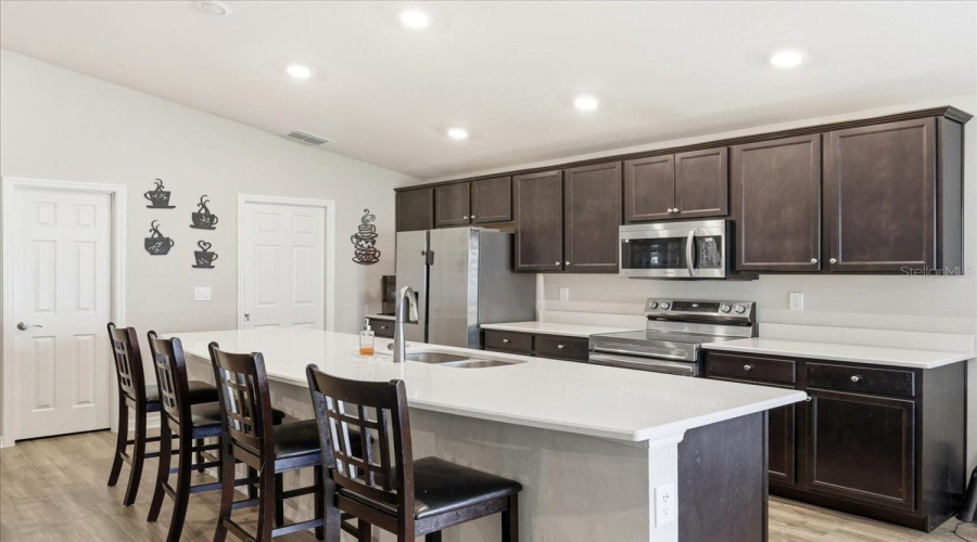 Davenport, Florida 33837, 4 Bedroom Bedrooms, ,2 Bathroombathrooms,Residential,For Sale,Matterhorn,0,Mfro6443526