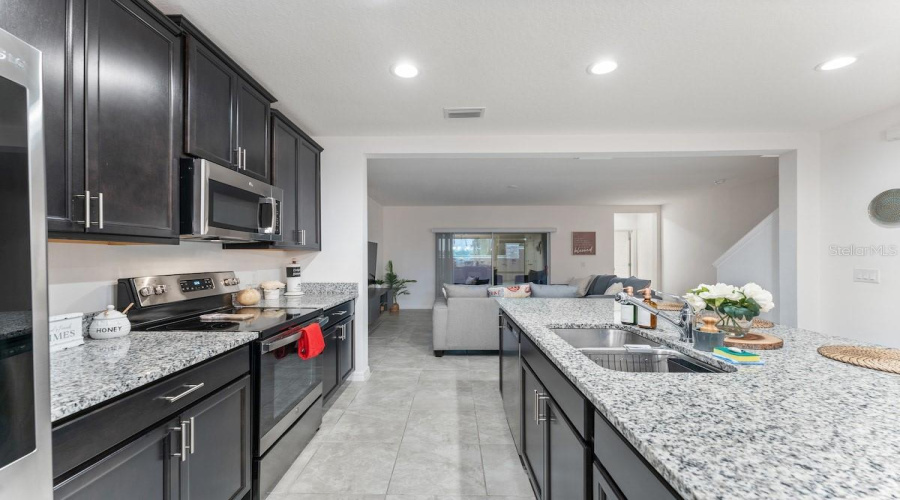 Davenport, Florida 33837, 3 Bedroom Bedrooms, ,2 Bathroombathrooms,Residential,For Sale,Claire,0,Mfro6443907