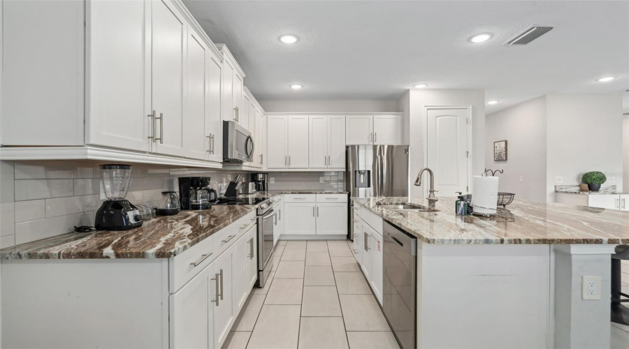 Kissimmee, Florida 34747, 5 Bedroom Bedrooms, ,5 Bathroombathrooms,Residential,For Sale,Auburn,0,Mfrr4912006