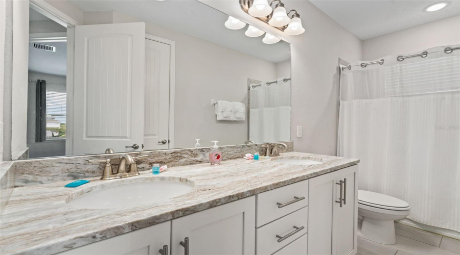 Kissimmee, Florida 34747, 5 Bedroom Bedrooms, ,5 Bathroombathrooms,Residential,For Sale,Auburn,0,Mfrr4912006