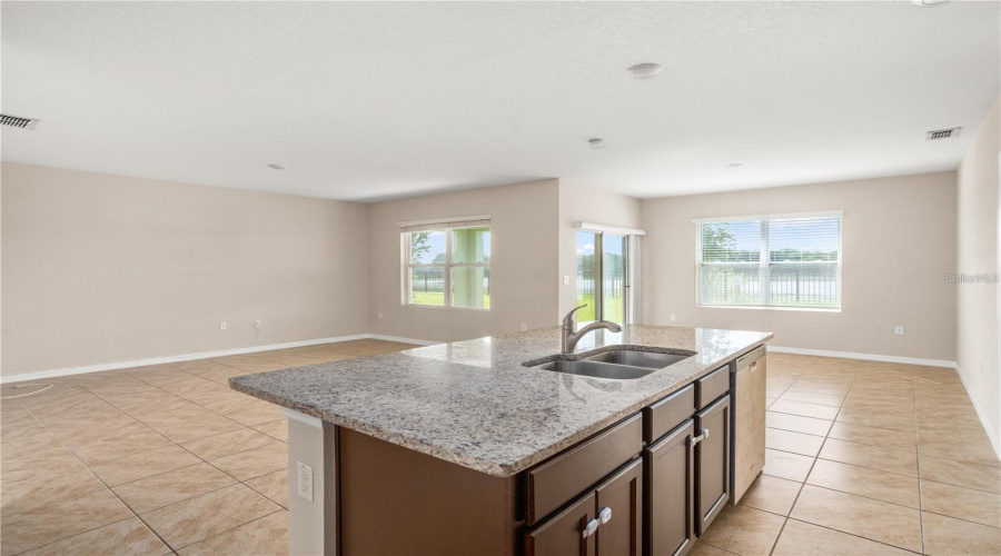 Kitchen Island With Breakfast Bar