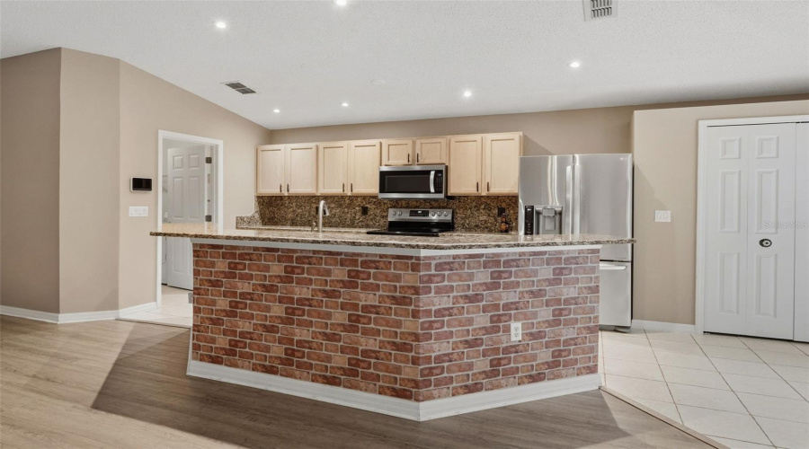 Davenport, Florida 33837, 3 Bedroom Bedrooms, ,2 Bathroombathrooms,Residential,For Sale,China Berry,0,Mfrs5158157