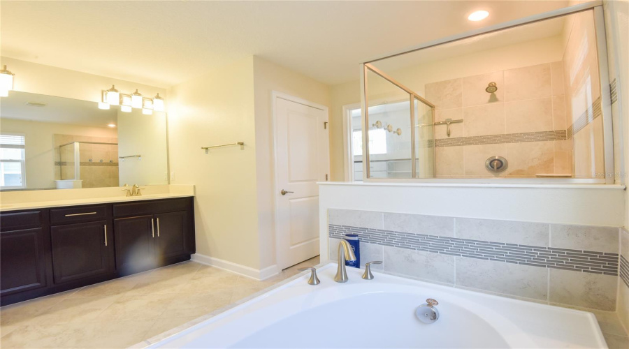 Davenport, Florida 33896, 4 Bedroom Bedrooms, ,2 Bathroombathrooms,Residential,For Sale,Leader Board,0,Mfro6441012