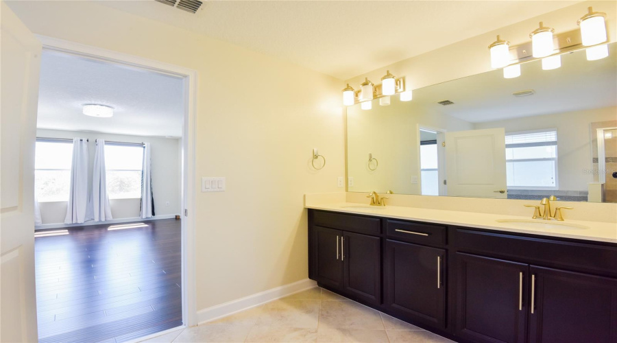 Davenport, Florida 33896, 4 Bedroom Bedrooms, ,2 Bathroombathrooms,Residential,For Sale,Leader Board,0,Mfro6441012