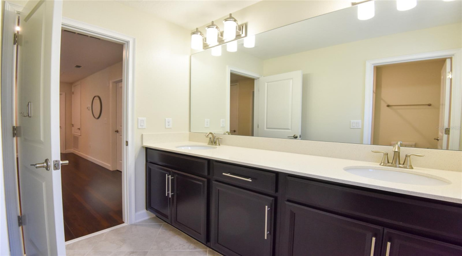 Davenport, Florida 33896, 4 Bedroom Bedrooms, ,2 Bathroombathrooms,Residential,For Sale,Leader Board,0,Mfro6441012