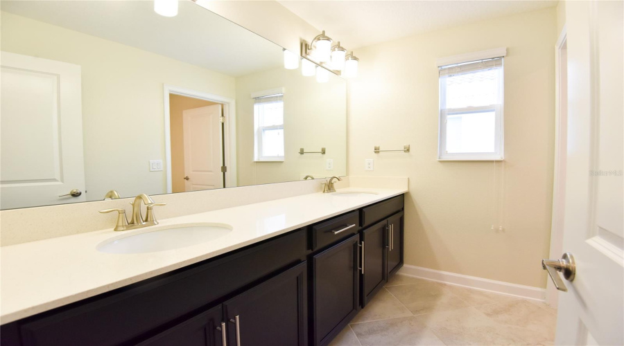 Davenport, Florida 33896, 4 Bedroom Bedrooms, ,2 Bathroombathrooms,Residential,For Sale,Leader Board,0,Mfro6441012