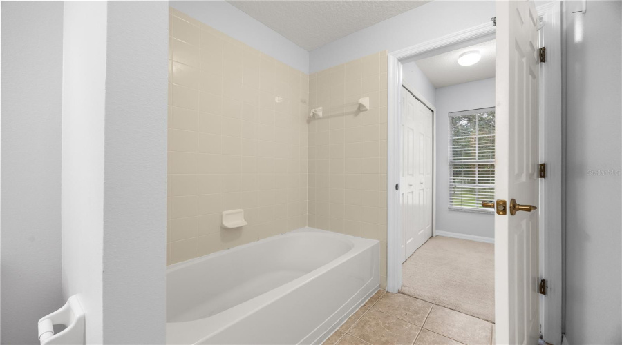 Orlando, Florida 32836, 4 Bedroom Bedrooms, ,2 Bathroombathrooms,Residential,For Sale,Fitzgerald Butler,0,Mfro6435337