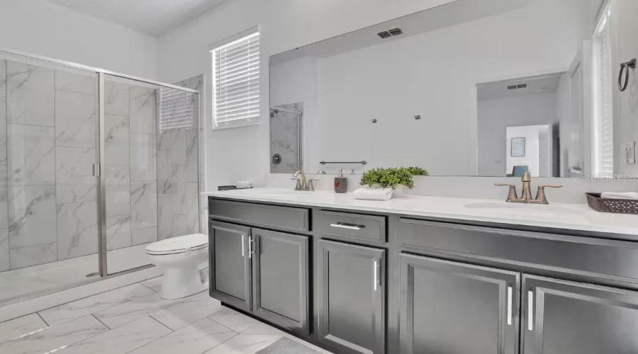Davenport, Florida 33896, 5 Bedroom Bedrooms, ,5 Bathroombathrooms,Residential,For Sale,Leader,0,Mfrs5158153