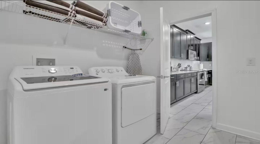 Davenport, Florida 33896, 5 Bedroom Bedrooms, ,5 Bathroombathrooms,Residential,For Sale,Leader,0,Mfrs5158153