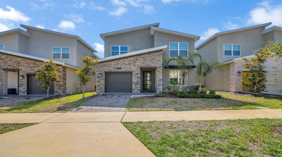 Davenport, Florida 33896, 5 Bedroom Bedrooms, ,5 Bathroombathrooms,Residential,For Sale,Leader,0,Mfrs5158153