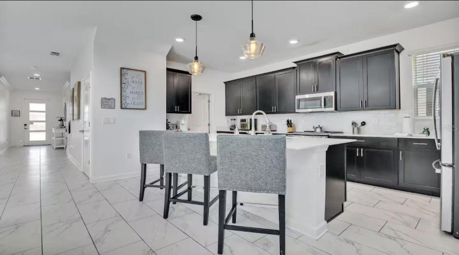 Davenport, Florida 33896, 5 Bedroom Bedrooms, ,5 Bathroombathrooms,Residential,For Sale,Leader,0,Mfrs5158153