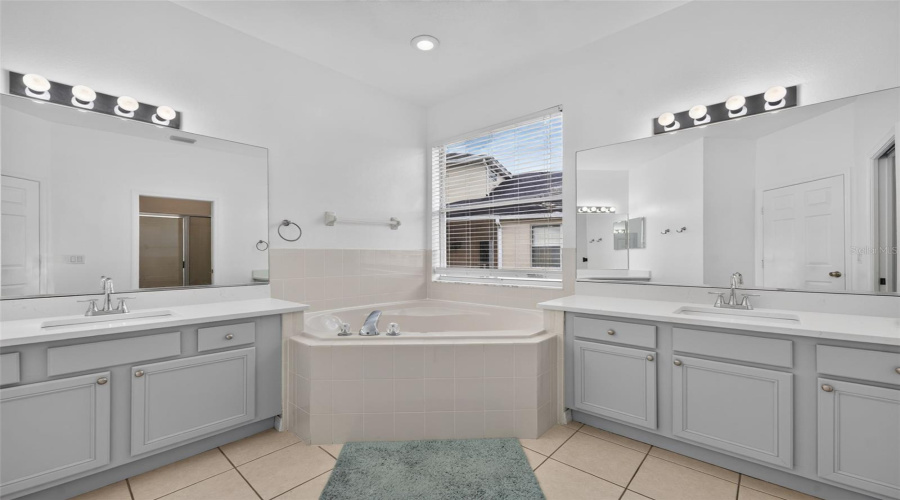 Davenport, Florida 33897, 5 Bedroom Bedrooms, ,4 Bathroombathrooms,Residential,For Sale,Tupelo,0,Mfro6427291