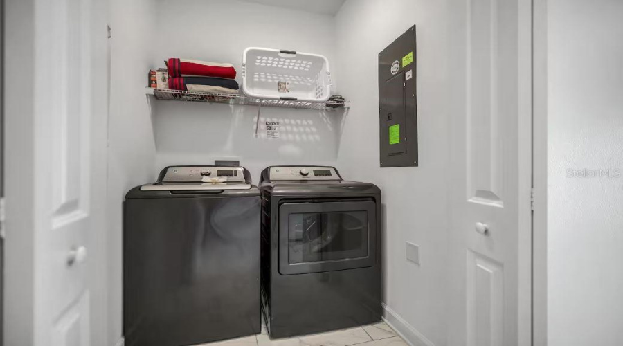 Davenport, Florida 33896, 5 Bedroom Bedrooms, ,4 Bathroombathrooms,Residential,For Sale,Splash Shot,0,Mfrs5158200
