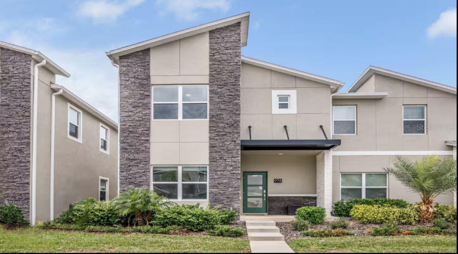 Davenport, Florida 33896, 5 Bedroom Bedrooms, ,4 Bathroombathrooms,Residential,For Sale,Splash Shot,0,Mfrs5158200