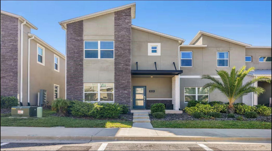 Davenport, Florida 33896, 5 Bedroom Bedrooms, ,4 Bathroombathrooms,Residential,For Sale,Splash Shot,0,Mfrs5158203