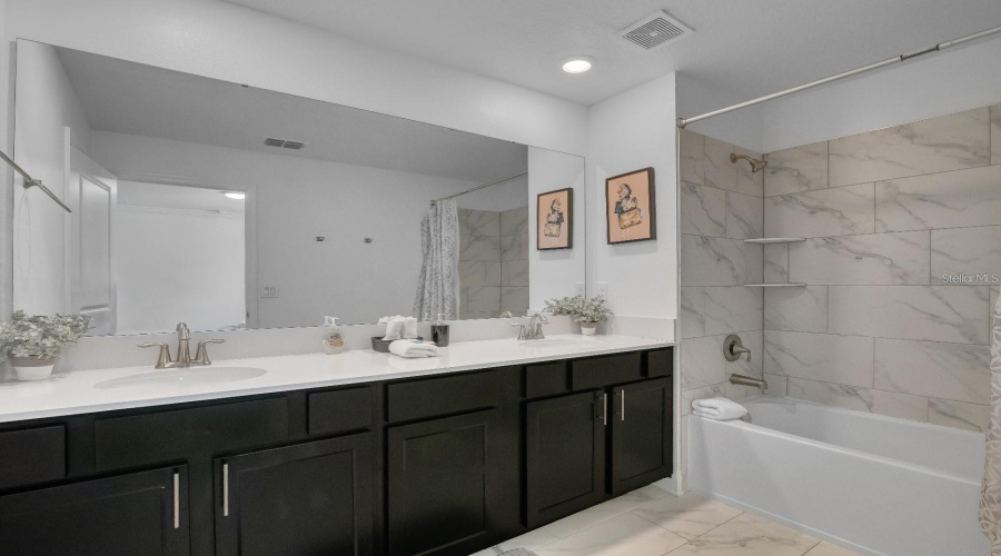 Davenport, Florida 33896, 5 Bedroom Bedrooms, ,4 Bathroombathrooms,Residential,For Sale,Splash Shot,0,Mfrs5158203