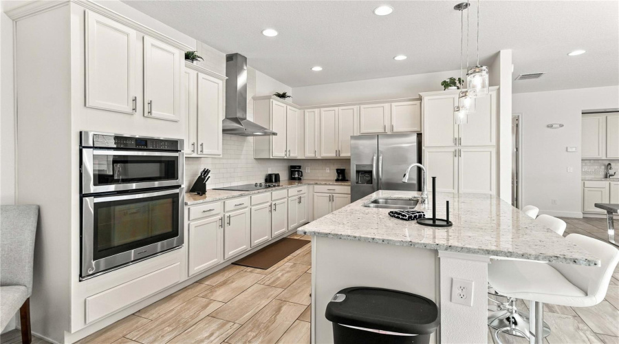 Kissimmee, Florida 34747, 5 Bedroom Bedrooms, ,5 Bathroombathrooms,Residential,For Sale,Fairview Cir,0,Mfro6443633