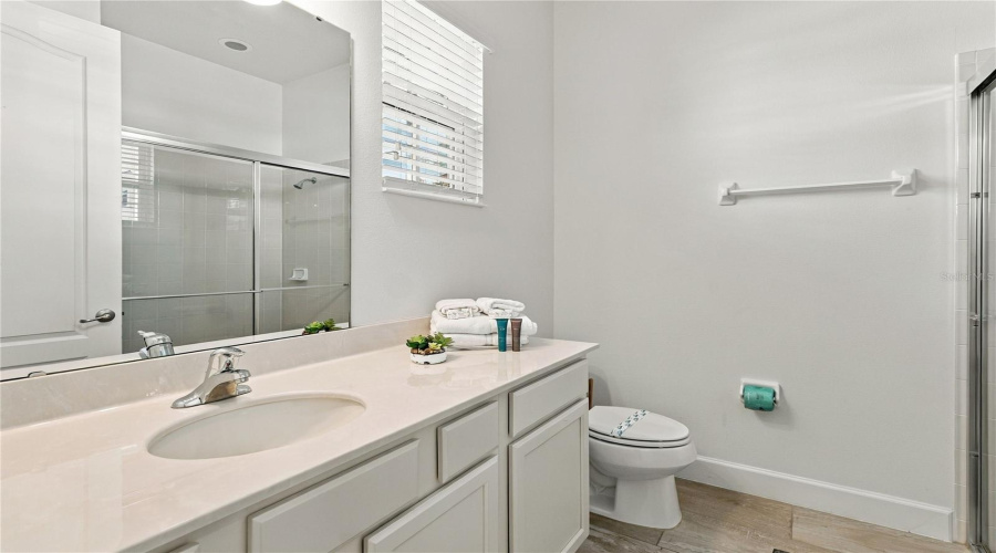 Downstairs En Suite