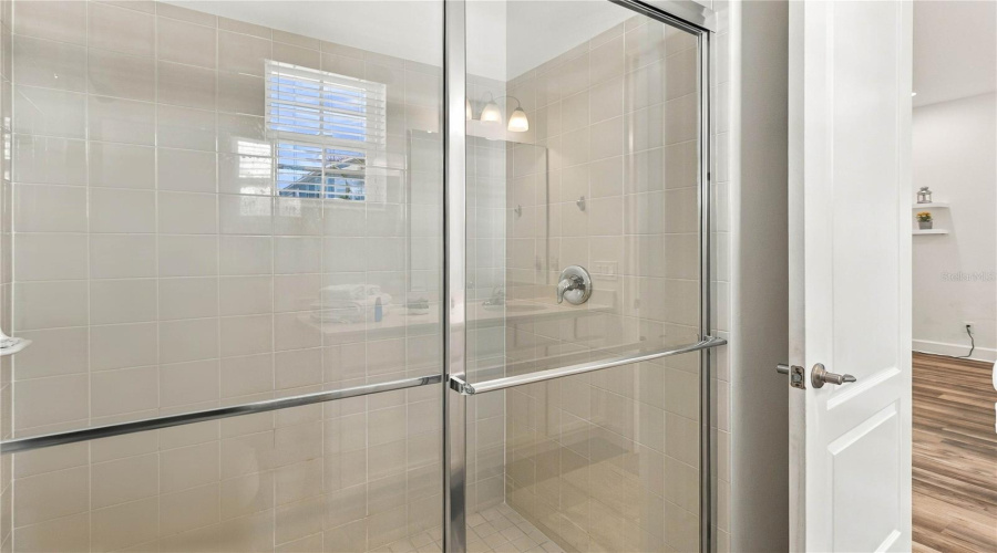 Kissimmee, Florida 34747, 5 Bedroom Bedrooms, ,5 Bathroombathrooms,Residential,For Sale,Fairview Cir,0,Mfro6443633