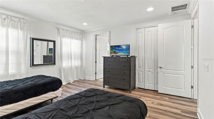 Kissimmee, Florida 34747, 5 Bedroom Bedrooms, ,5 Bathroombathrooms,Residential,For Sale,Fairview Cir,0,Mfro6443633