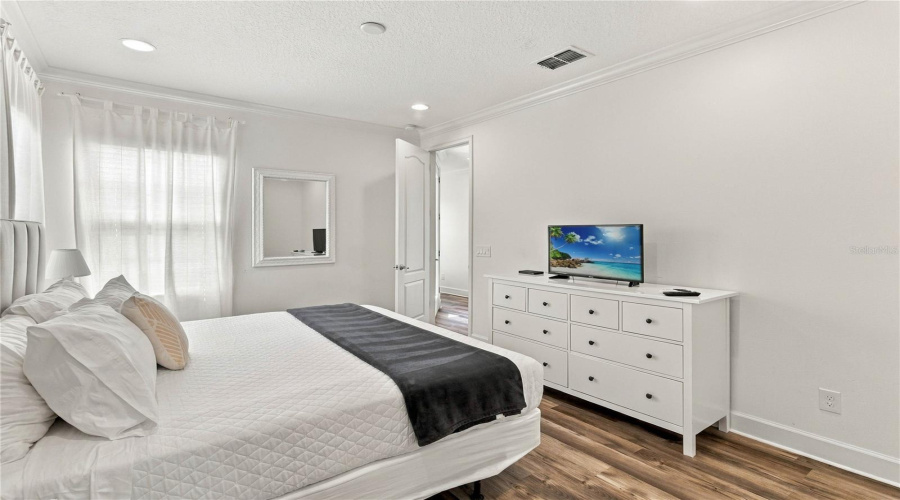 Kissimmee, Florida 34747, 5 Bedroom Bedrooms, ,5 Bathroombathrooms,Residential,For Sale,Fairview Cir,0,Mfro6443633